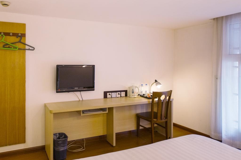 Motel Shanghai Hongqiao Beixinjing Metro Station Tianshan Road Xangai Exterior foto